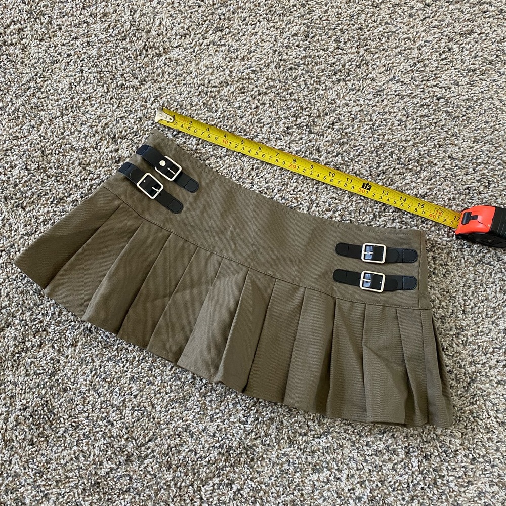 Stylish Olive Green Pleated Skirt